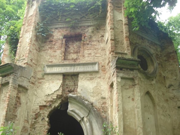 Polish mausoleum in Kupel, 2005. Laura Kandro's photo.